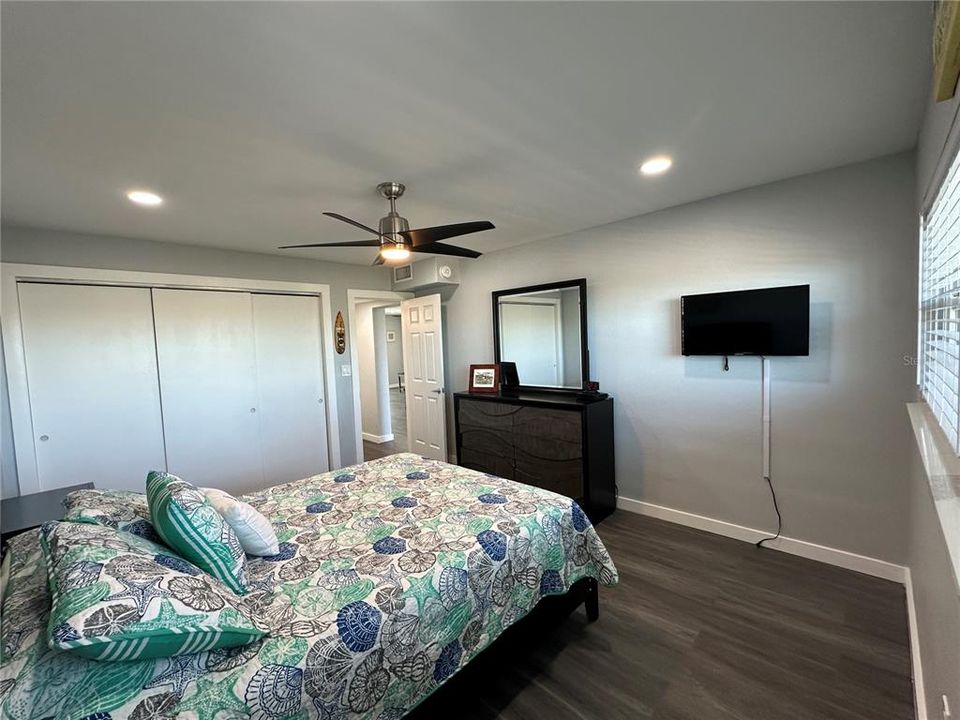 For Rent: $2,500 (2 beds, 2 baths, 1335 Square Feet)