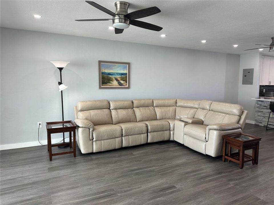 For Rent: $2,500 (2 beds, 2 baths, 1335 Square Feet)