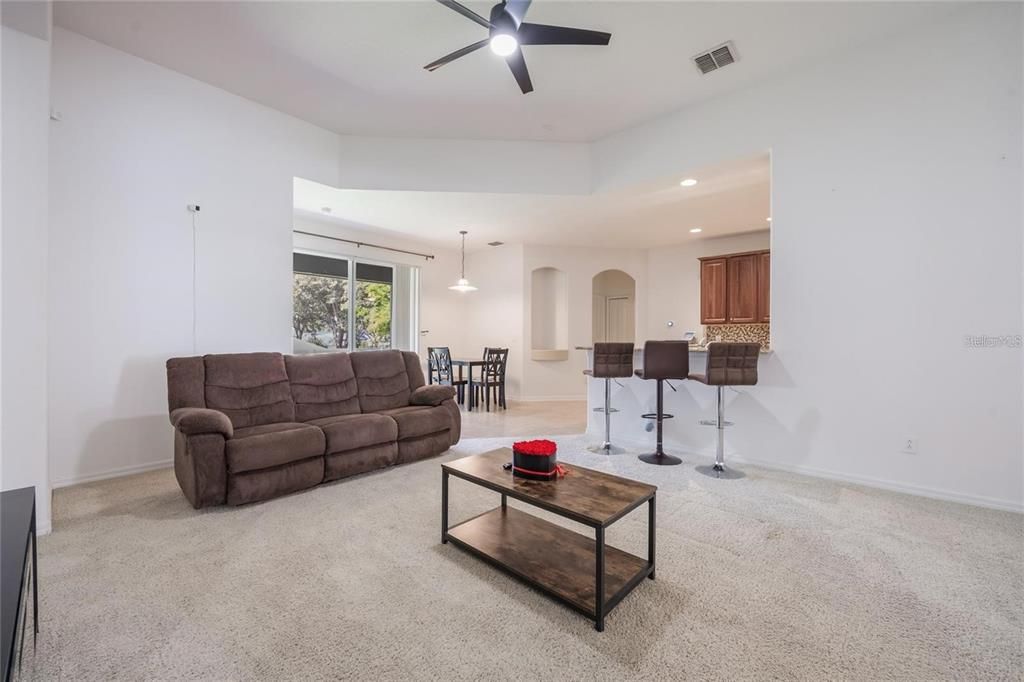 На продажу: $475,900 (3 спален, 2 ванн, 2193 Квадратных фут)