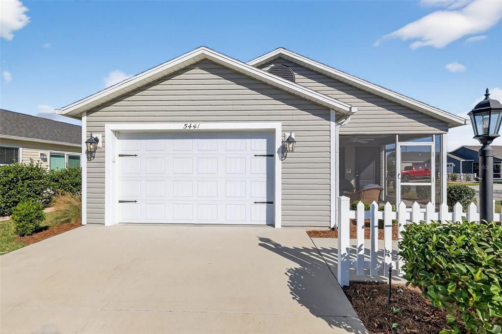 На продажу: $285,000 (2 спален, 2 ванн, 1240 Квадратных фут)