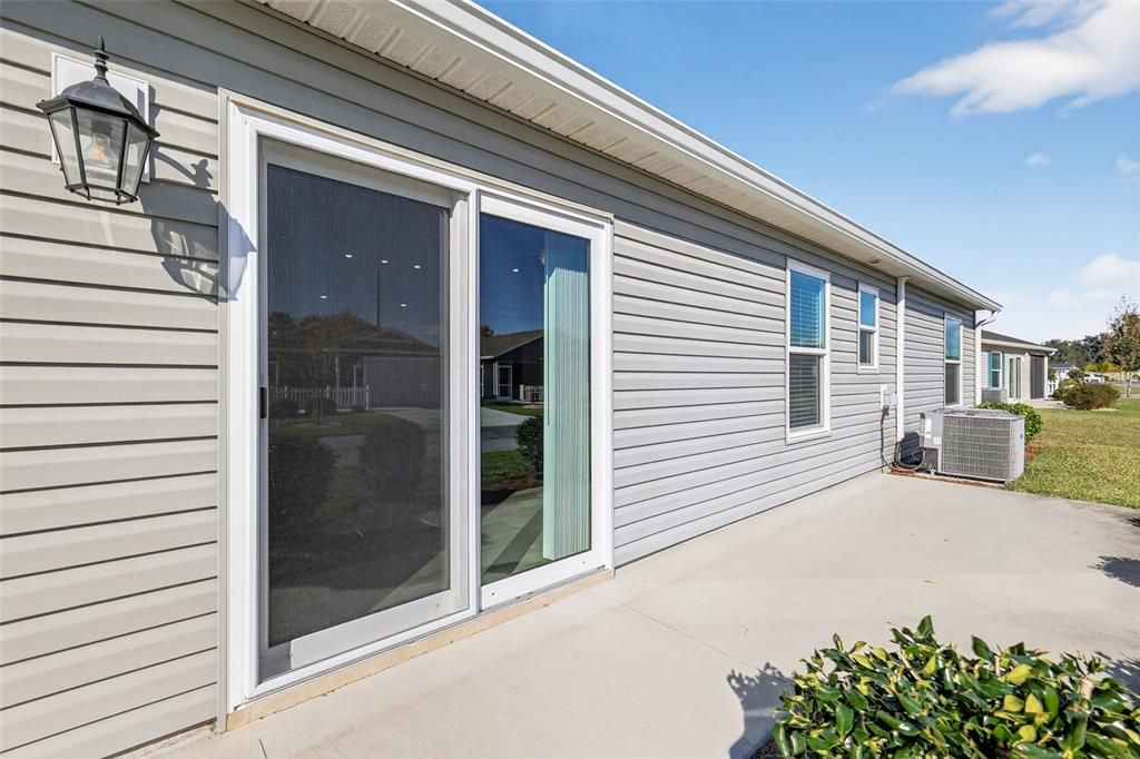 На продажу: $285,000 (2 спален, 2 ванн, 1240 Квадратных фут)