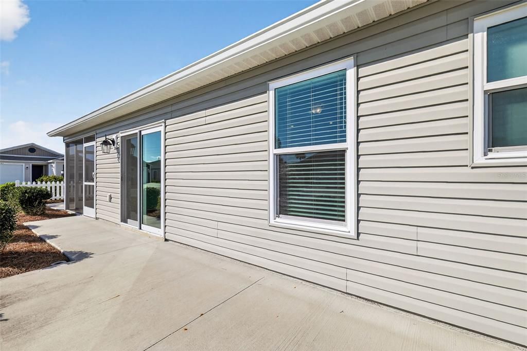 На продажу: $285,000 (2 спален, 2 ванн, 1240 Квадратных фут)