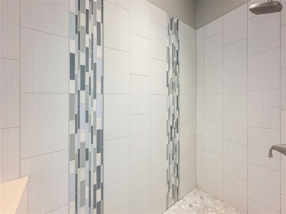 待售: $700,000 (4 贝兹, 3 浴室, 2833 平方英尺)