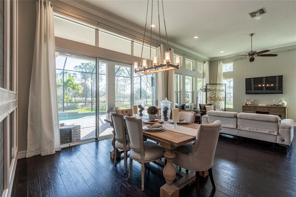 待售: $700,000 (4 贝兹, 3 浴室, 2833 平方英尺)