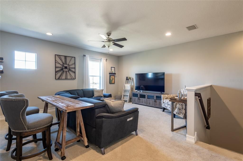 待售: $700,000 (4 贝兹, 3 浴室, 2833 平方英尺)