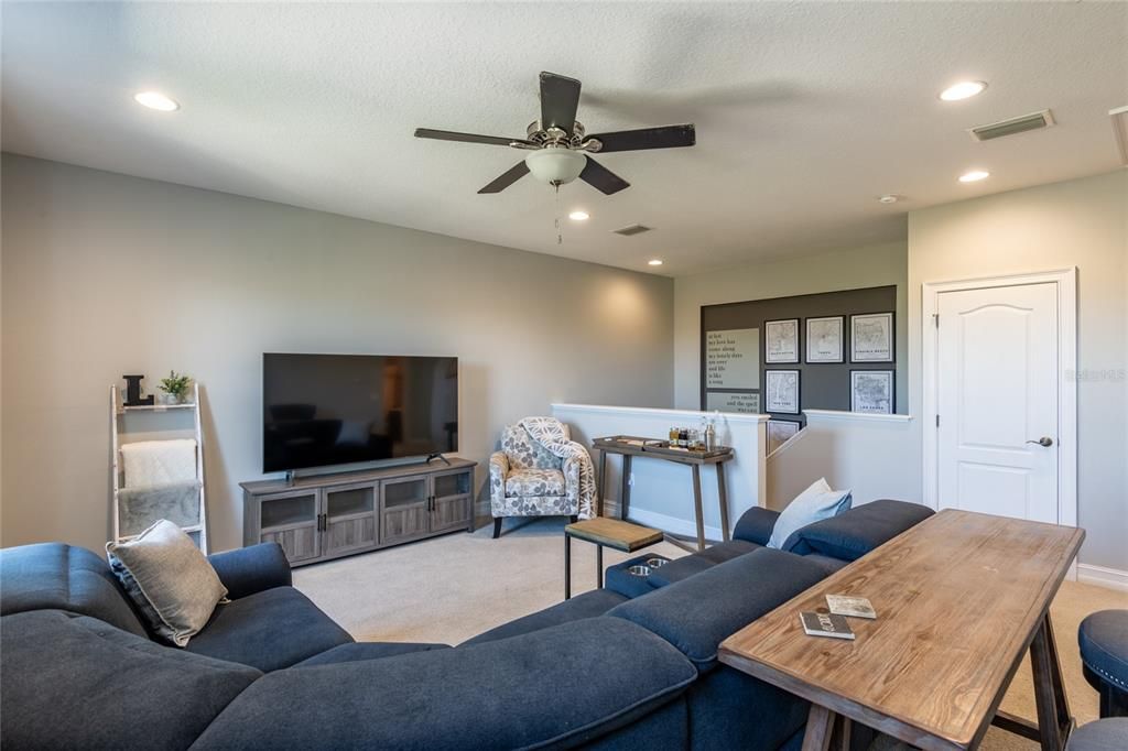 待售: $700,000 (4 贝兹, 3 浴室, 2833 平方英尺)