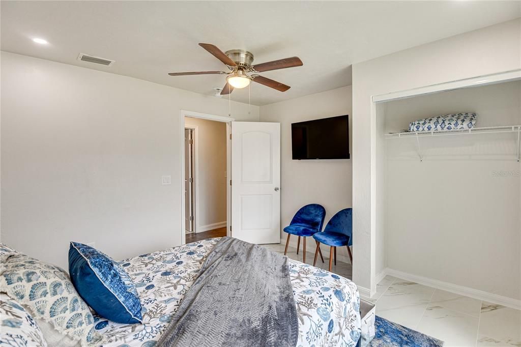 For Sale: $799,000 (7 beds, 0 baths, 2928 Square Feet)