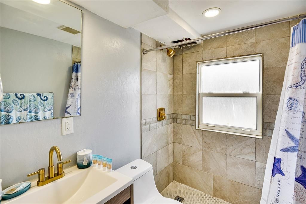 For Sale: $799,000 (7 beds, 0 baths, 2928 Square Feet)