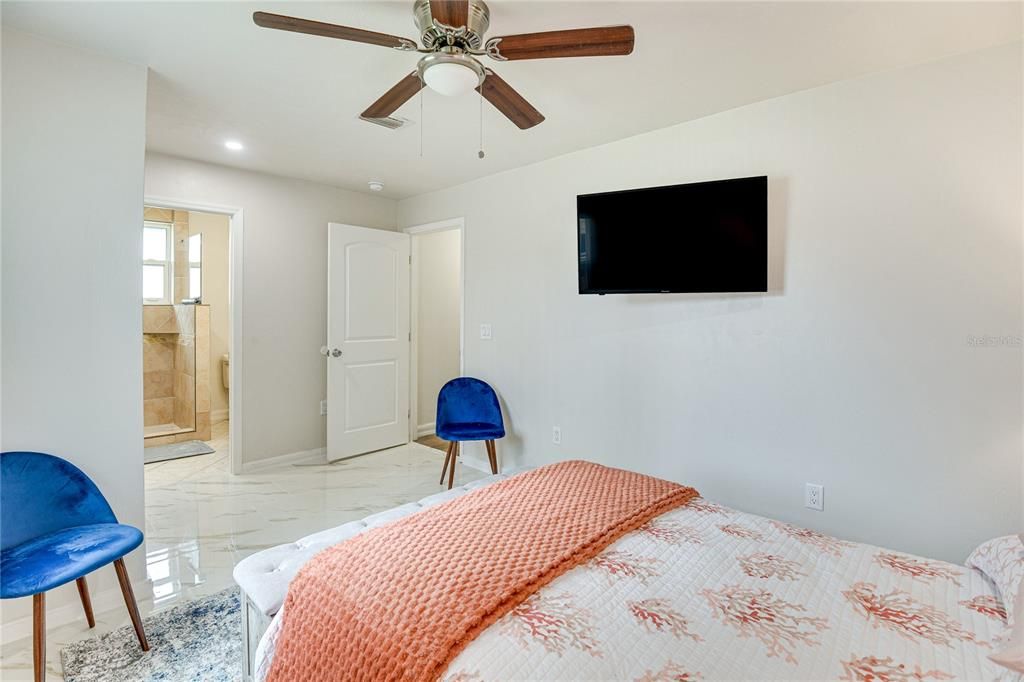 For Sale: $799,000 (7 beds, 0 baths, 2928 Square Feet)