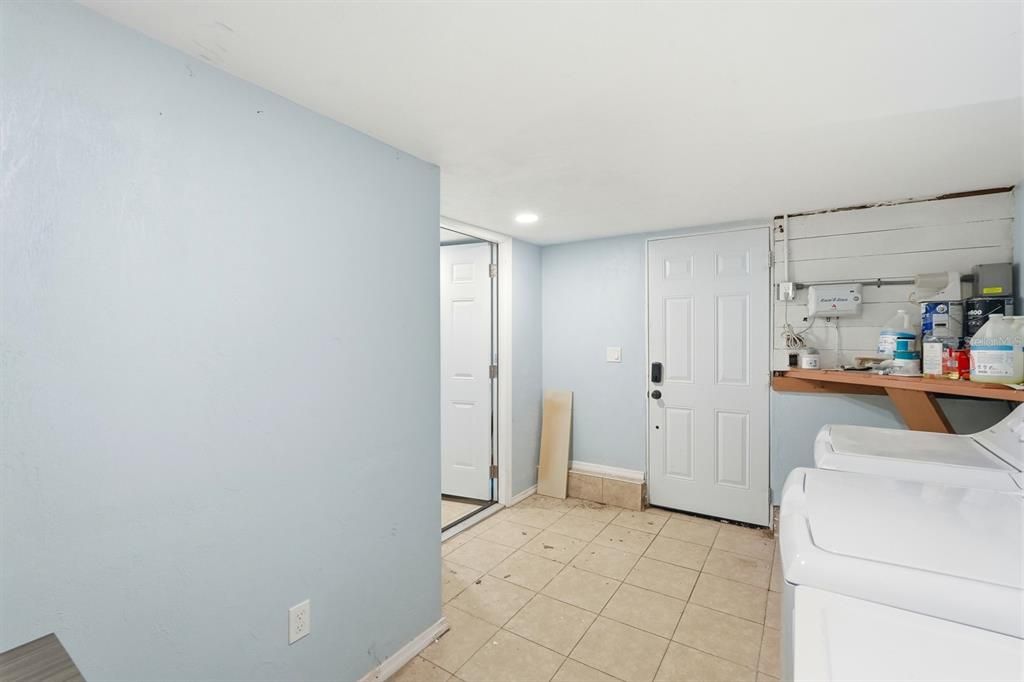 For Sale: $799,000 (7 beds, 0 baths, 2928 Square Feet)