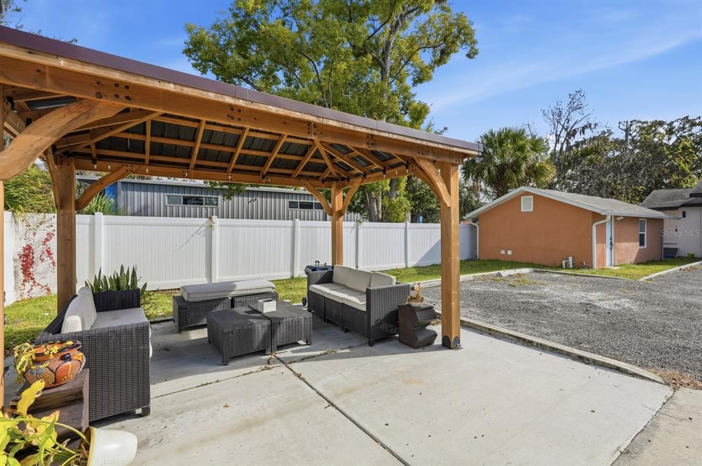 For Sale: $799,000 (7 beds, 0 baths, 2928 Square Feet)