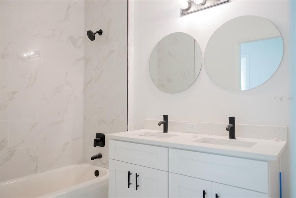 出租: $2,200 (4 贝兹, 2 浴室, 2012 平方英尺)