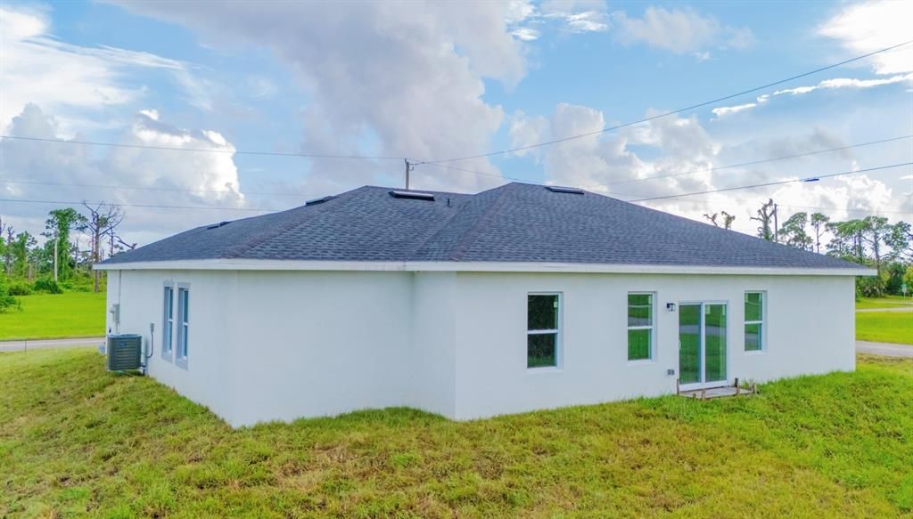 出租: $2,200 (4 贝兹, 2 浴室, 2012 平方英尺)