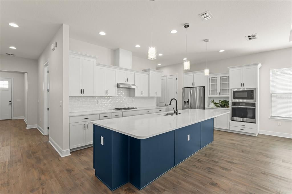 For Sale: $490,000 (3 beds, 2 baths, 2066 Square Feet)