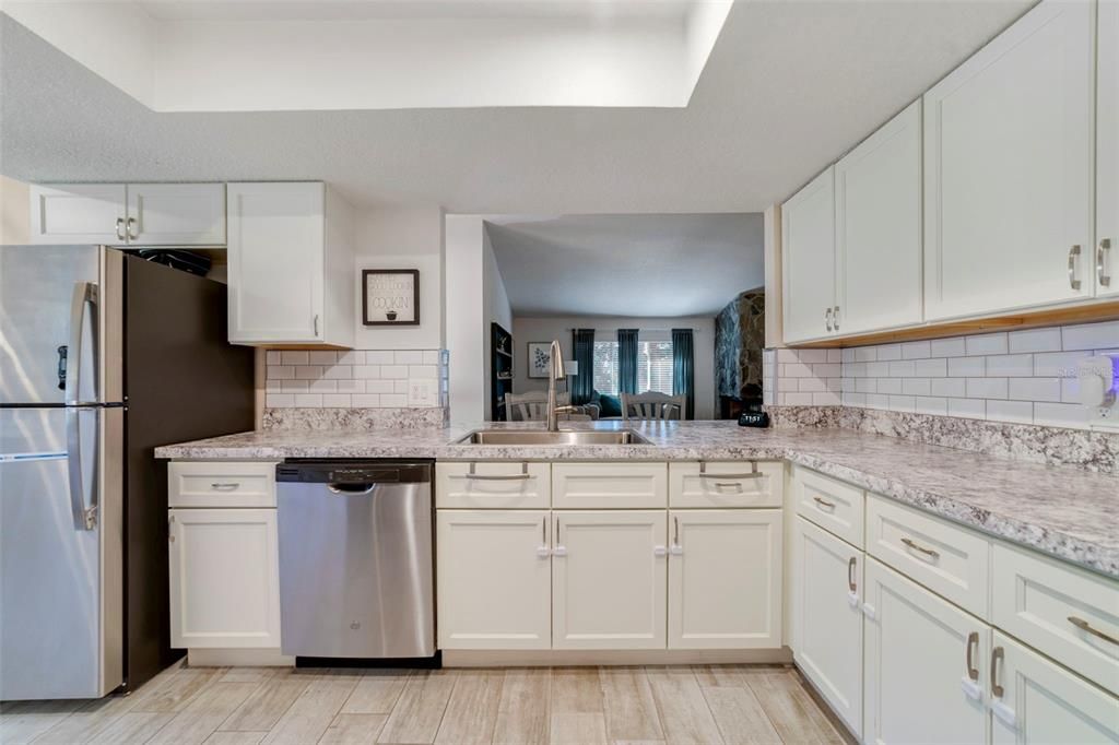 For Sale: $400,000 (3 beds, 2 baths, 1451 Square Feet)