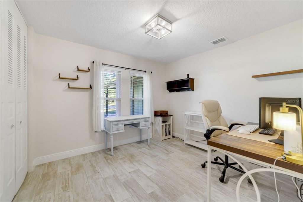 For Sale: $400,000 (3 beds, 2 baths, 1451 Square Feet)