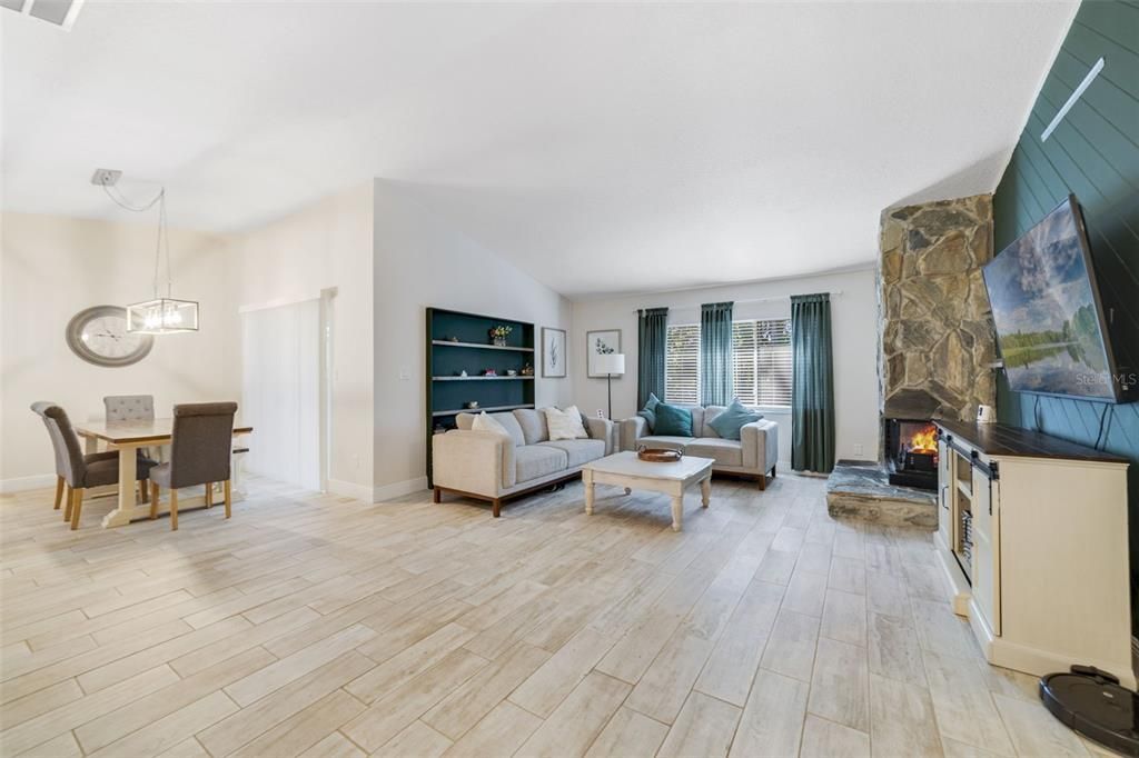 For Sale: $400,000 (3 beds, 2 baths, 1451 Square Feet)