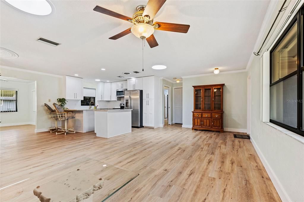 En Venta: $295,000 (3 camas, 2 baños, 1544 Pies cuadrados)