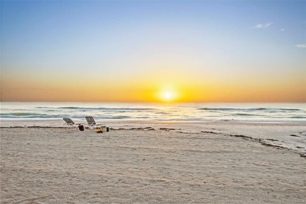 For Sale: $1,499,000 (2 beds, 2 baths, 1403 Square Feet)