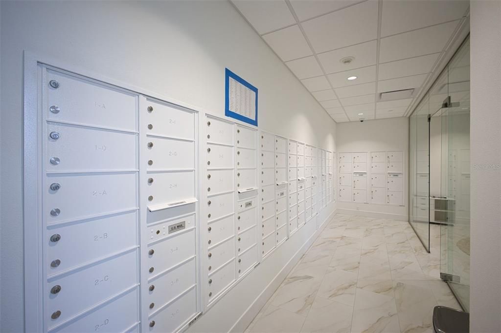 For Sale: $1,499,000 (2 beds, 2 baths, 1403 Square Feet)