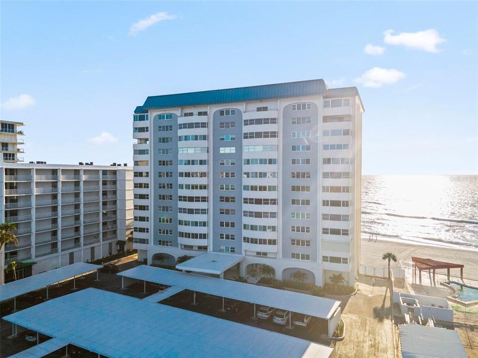 For Sale: $1,499,000 (2 beds, 2 baths, 1403 Square Feet)