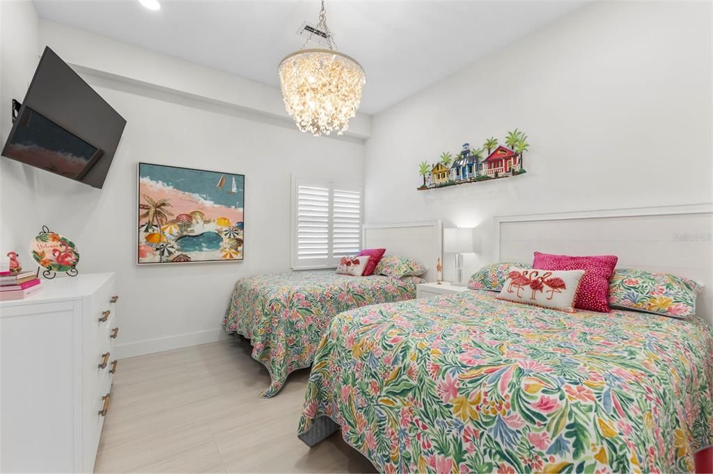 For Sale: $1,499,000 (2 beds, 2 baths, 1403 Square Feet)