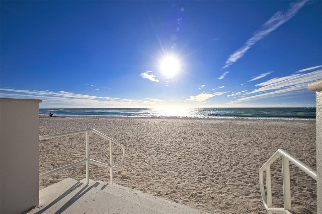 For Sale: $1,499,000 (2 beds, 2 baths, 1403 Square Feet)