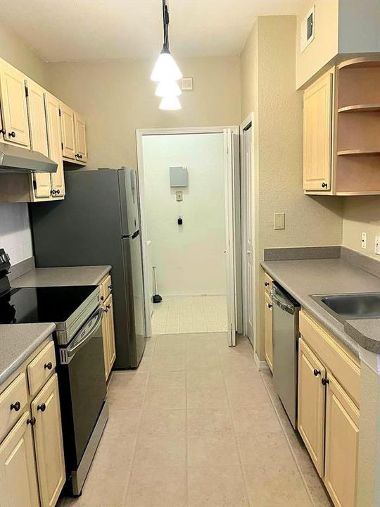 For Rent: $1,390 (1 beds, 1 baths, 672 Square Feet)