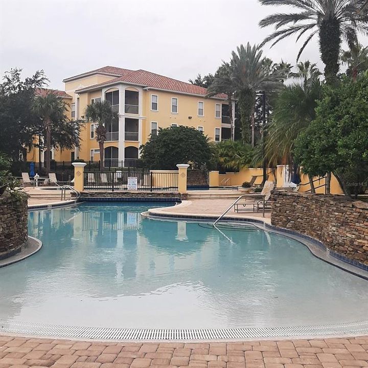 For Rent: $1,390 (1 beds, 1 baths, 672 Square Feet)