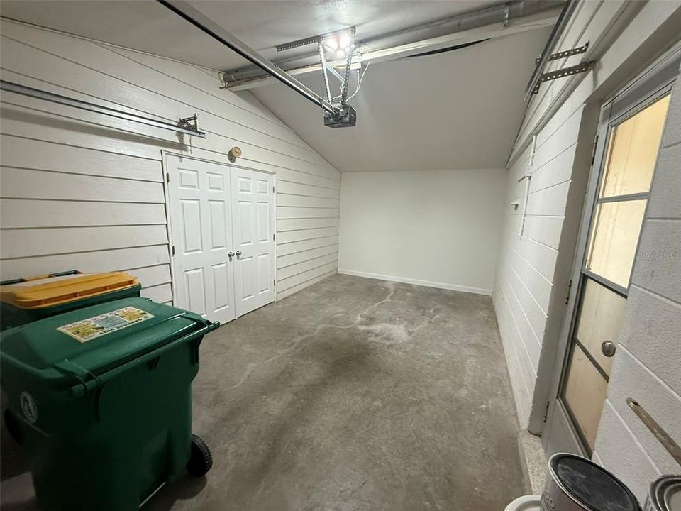 For Rent: $1,750 (2 beds, 1 baths, 1294 Square Feet)