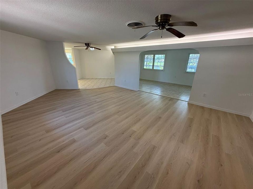 For Rent: $1,750 (2 beds, 1 baths, 1294 Square Feet)