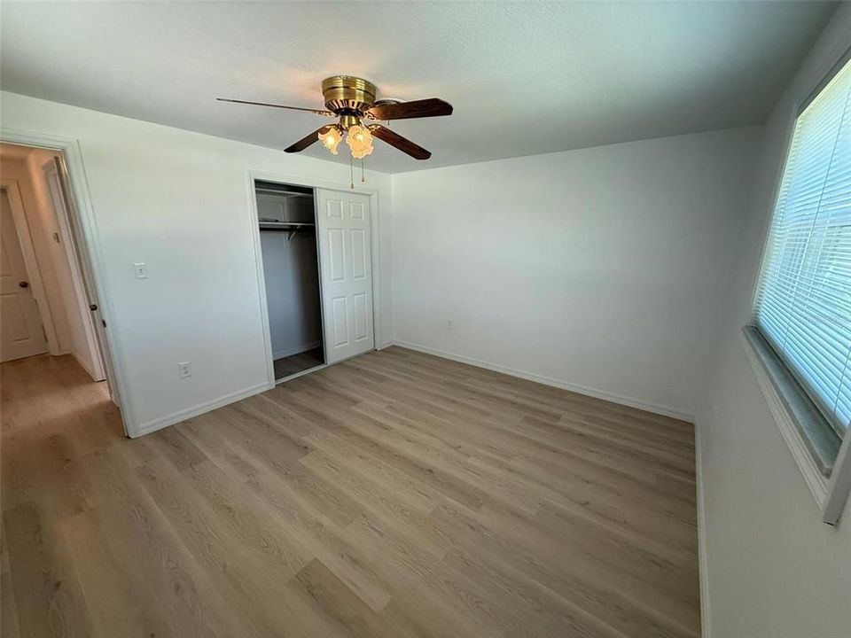 For Rent: $1,750 (2 beds, 1 baths, 1294 Square Feet)