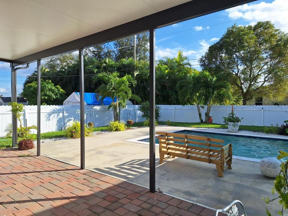 На продажу: $409,999 (3 спален, 2 ванн, 1338 Квадратных фут)