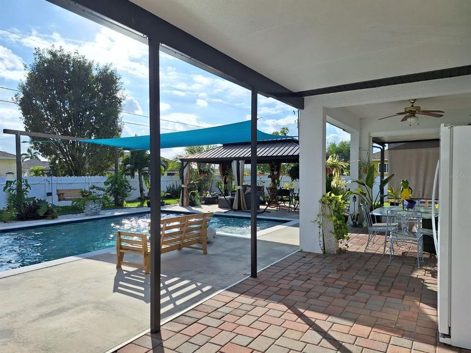 На продажу: $409,999 (3 спален, 2 ванн, 1338 Квадратных фут)