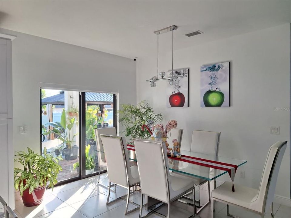 На продажу: $409,999 (3 спален, 2 ванн, 1338 Квадратных фут)