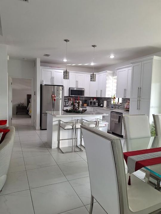 На продажу: $409,999 (3 спален, 2 ванн, 1338 Квадратных фут)