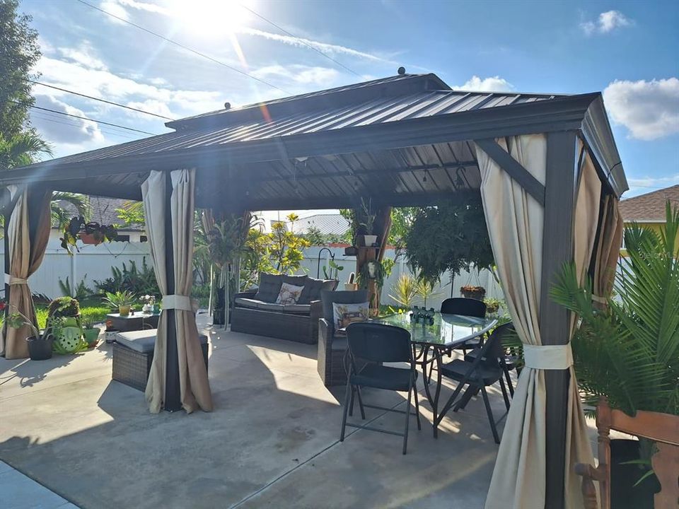 На продажу: $409,999 (3 спален, 2 ванн, 1338 Квадратных фут)