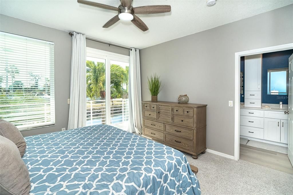 En Venta: $525,000 (3 camas, 3 baños, 1590 Pies cuadrados)