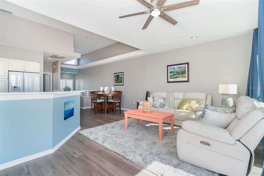 En Venta: $525,000 (3 camas, 3 baños, 1590 Pies cuadrados)