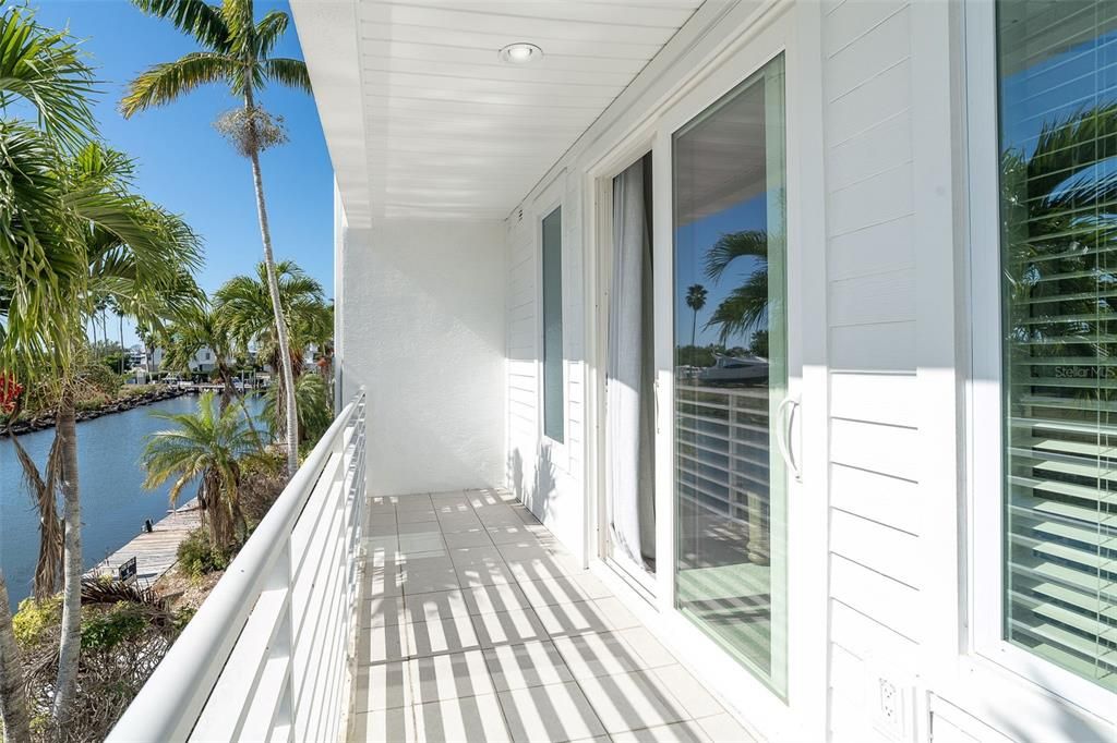 En Venta: $525,000 (3 camas, 3 baños, 1590 Pies cuadrados)