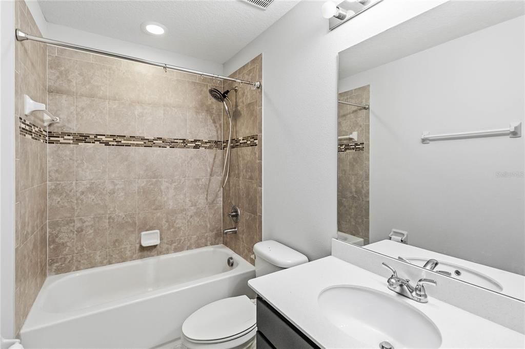 В аренду: $1,975 (3 спален, 2 ванн, 1550 Квадратных фут)