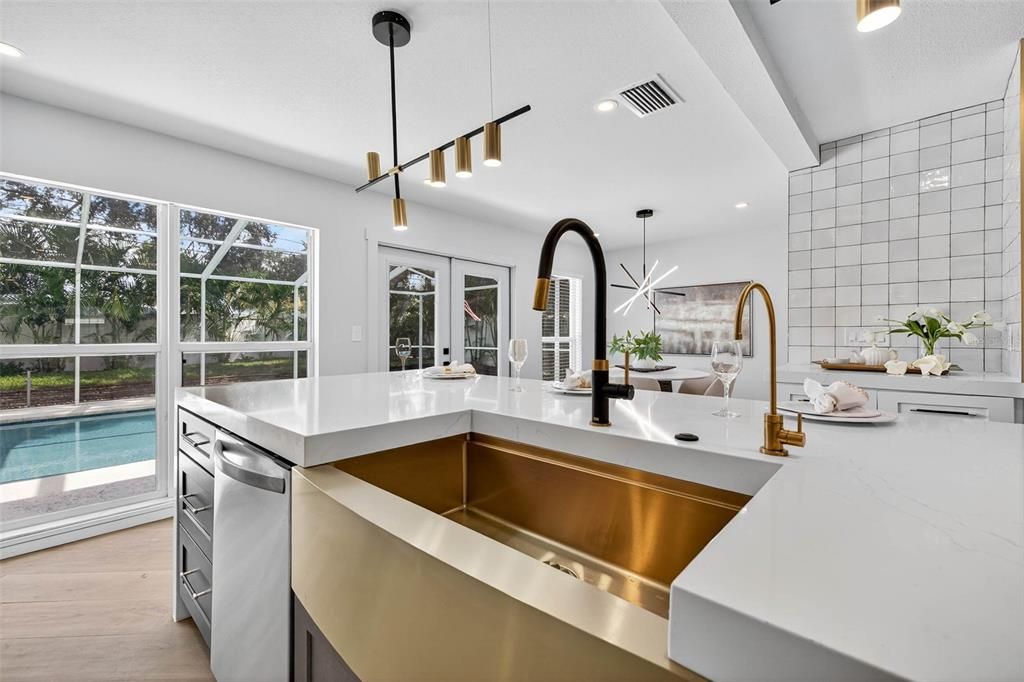 В аренду: $4,000 (3 спален, 2 ванн, 1525 Квадратных фут)