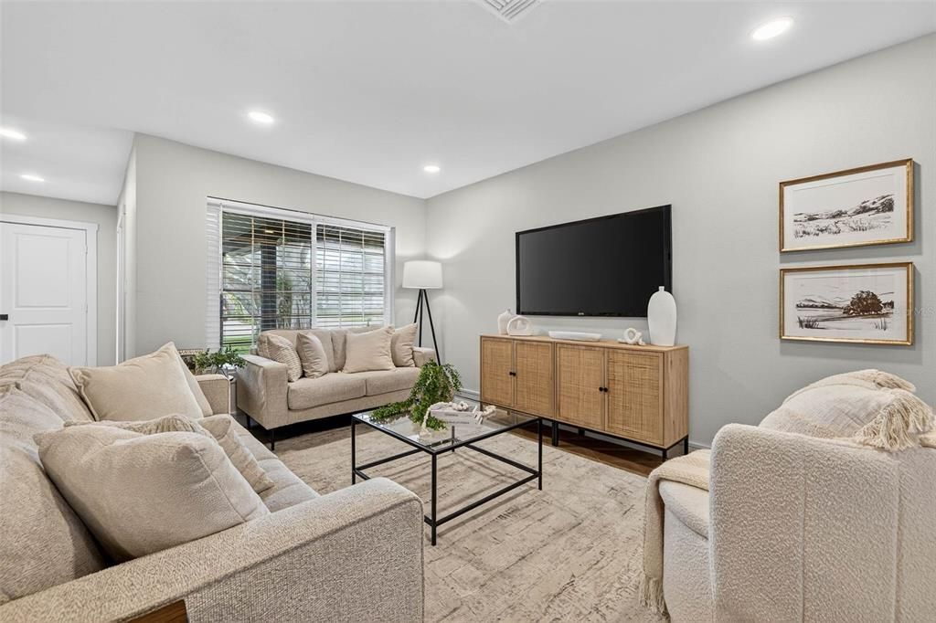 В аренду: $4,000 (3 спален, 2 ванн, 1525 Квадратных фут)