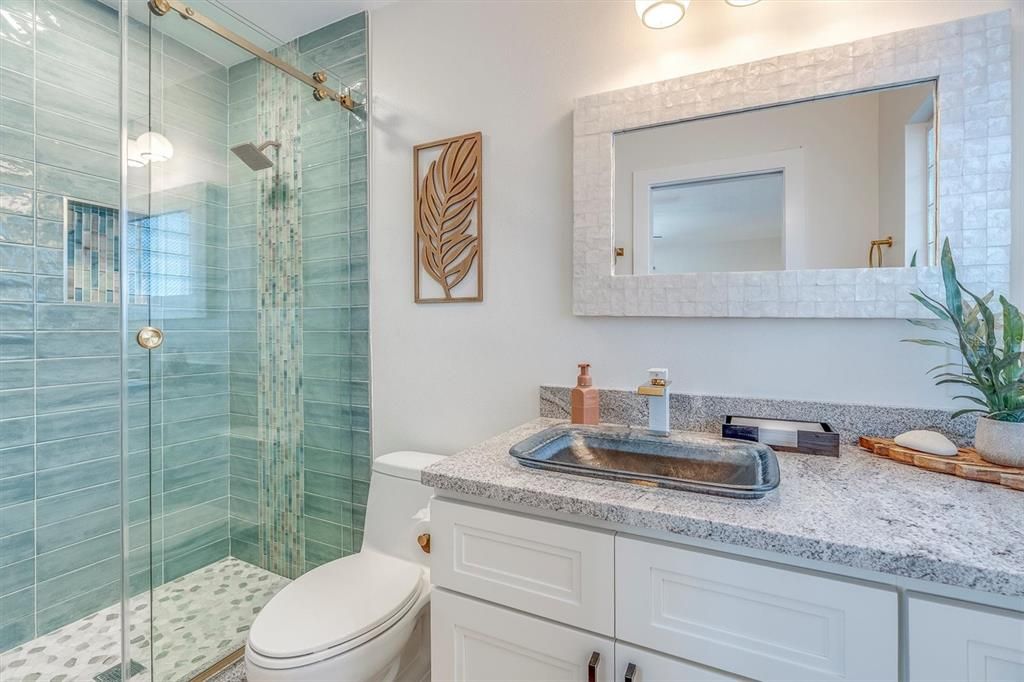 На продажу: $1,249,000 (2 спален, 2 ванн, 1740 Квадратных фут)