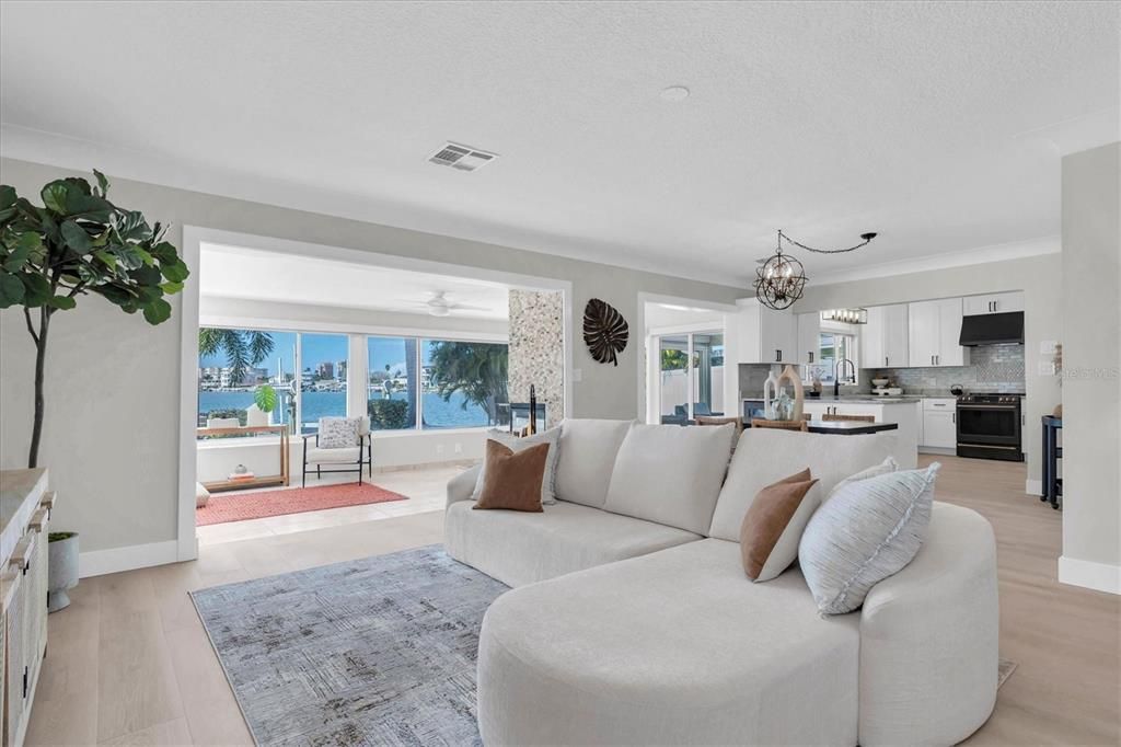 На продажу: $1,249,000 (2 спален, 2 ванн, 1740 Квадратных фут)