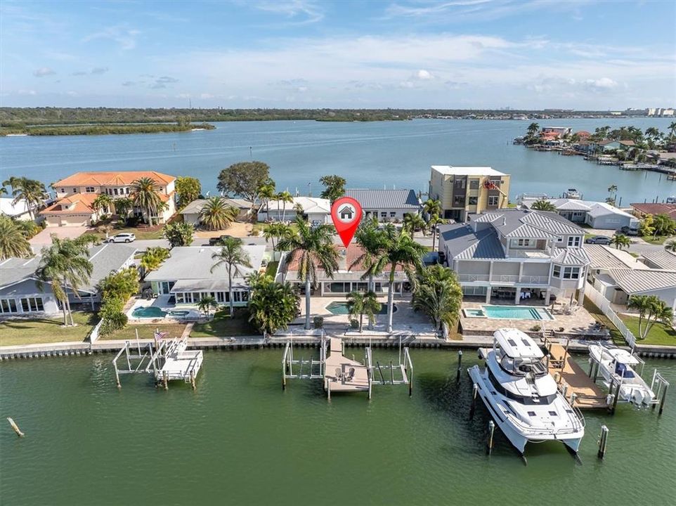 На продажу: $1,249,000 (2 спален, 2 ванн, 1740 Квадратных фут)