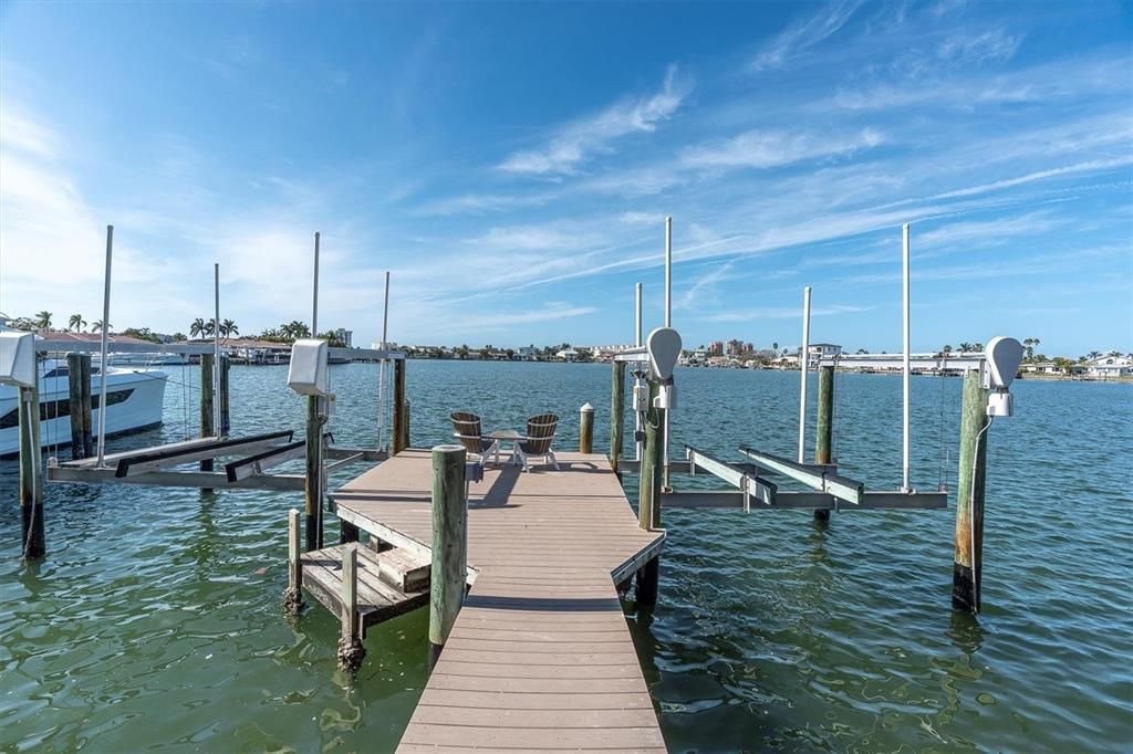 На продажу: $1,249,000 (2 спален, 2 ванн, 1740 Квадратных фут)