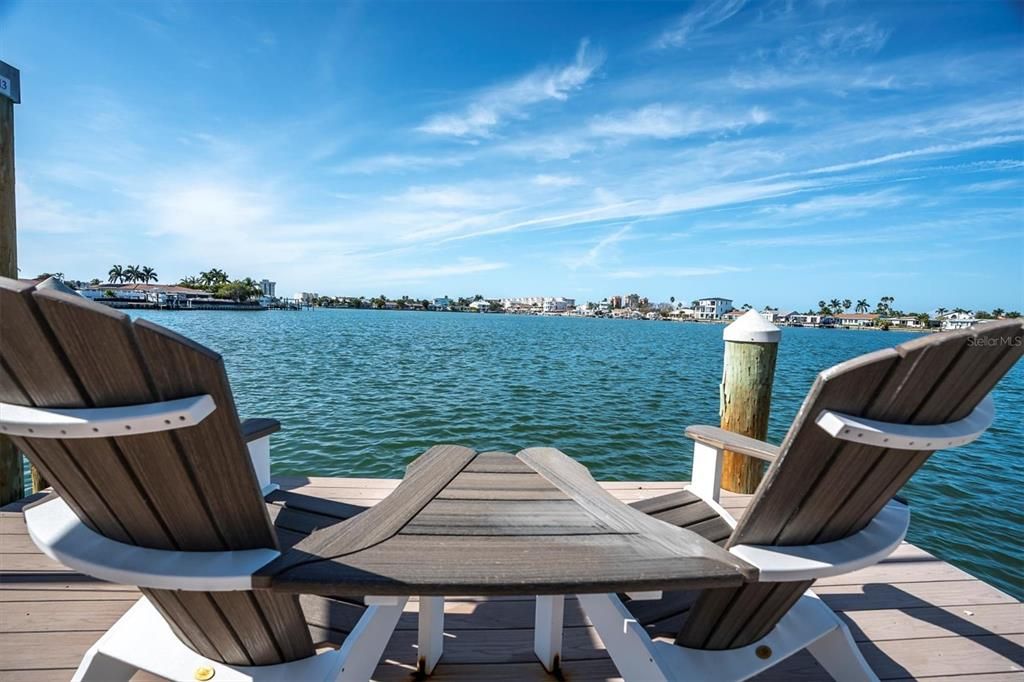 На продажу: $1,249,000 (2 спален, 2 ванн, 1740 Квадратных фут)