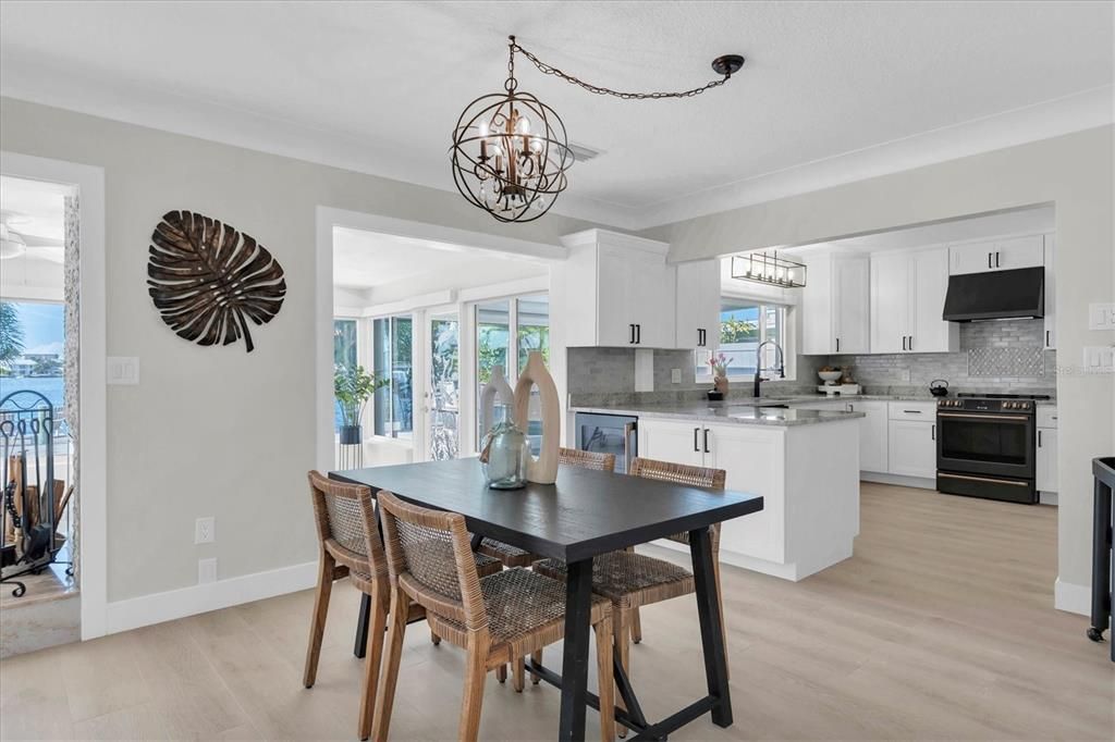 На продажу: $1,249,000 (2 спален, 2 ванн, 1740 Квадратных фут)