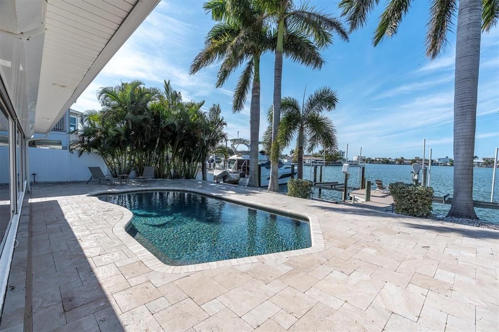 На продажу: $1,249,000 (2 спален, 2 ванн, 1740 Квадратных фут)